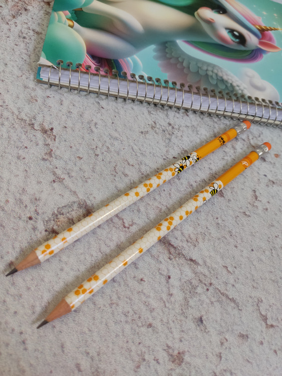 مداد سیاه پاکن دار طرح زنبور